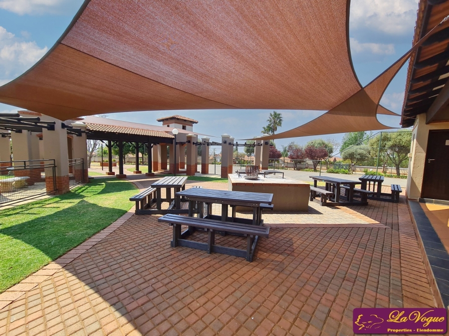 2 Bedroom Property for Sale in Moreleta Park Gauteng