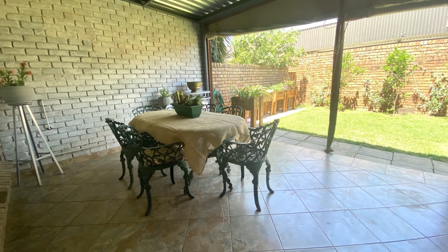 3 Bedroom Property for Sale in Elardus Park Gauteng