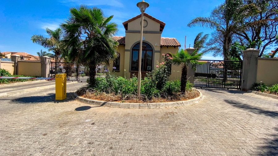 2 Bedroom Property for Sale in Halfway Gardens Gauteng