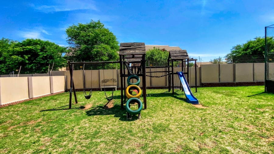 2 Bedroom Property for Sale in Halfway Gardens Gauteng
