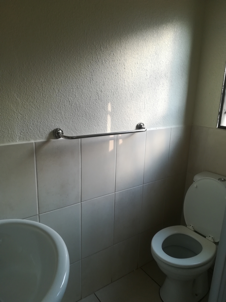 To Let 1 Bedroom Property for Rent in Leondale Gauteng
