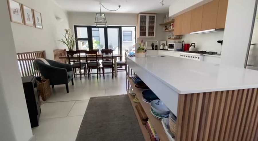 To Let 2 Bedroom Property for Rent in Dunkeld West Gauteng