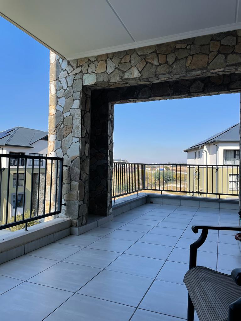 To Let 2 Bedroom Property for Rent in Waterfall Gauteng