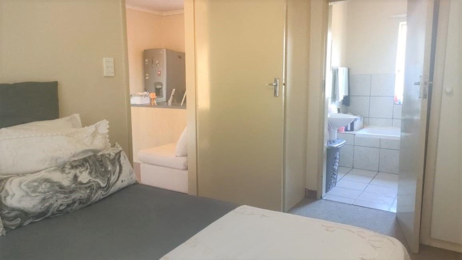 1 Bedroom Property for Sale in Wapadrand Gauteng