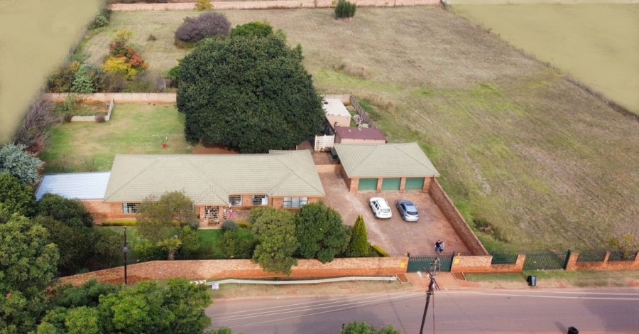 4 Bedroom Property for Sale in Bredell Gauteng