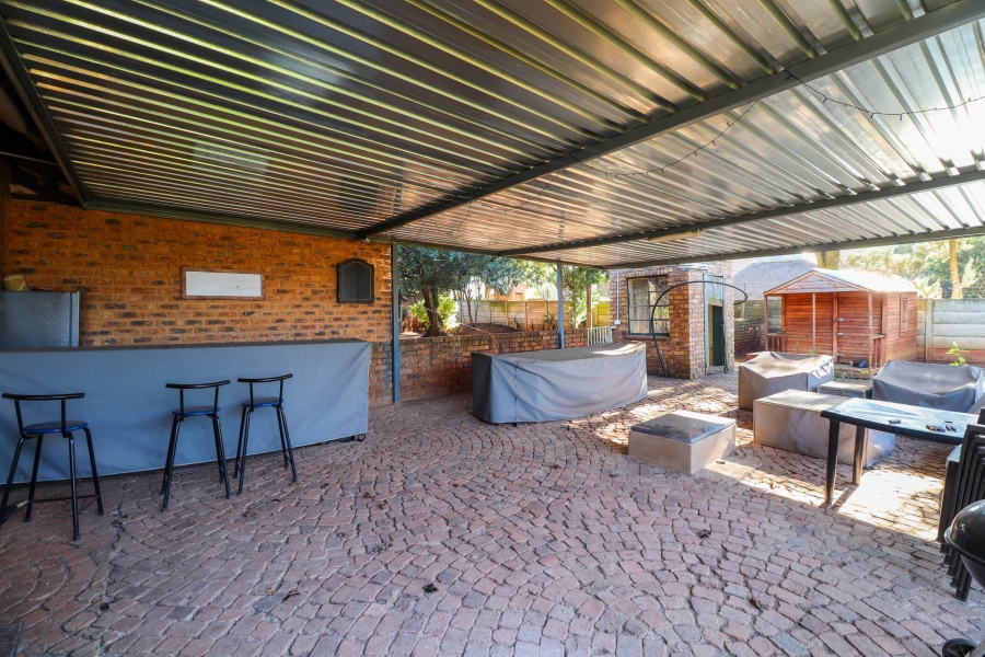 4 Bedroom Property for Sale in Bredell Gauteng