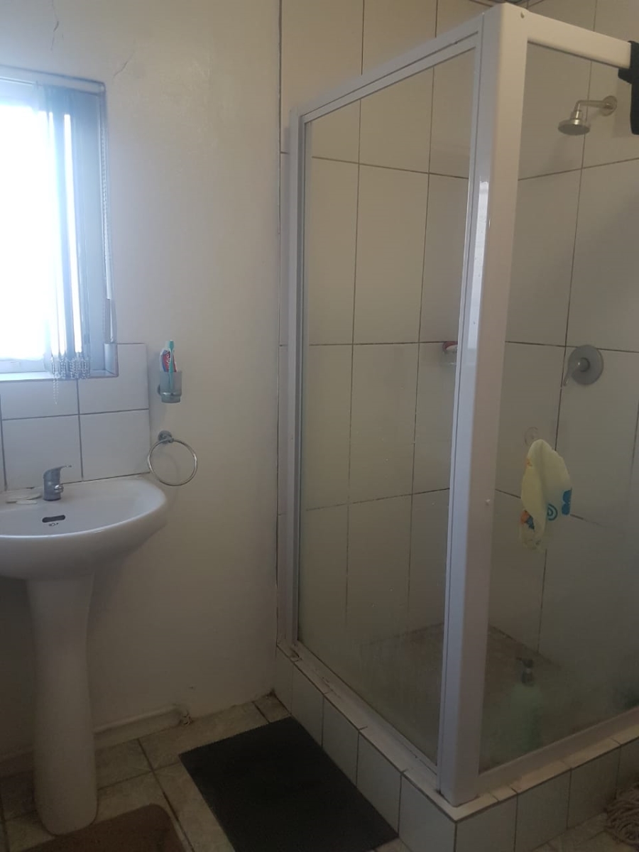 To Let 1 Bedroom Property for Rent in Wychwood Gauteng