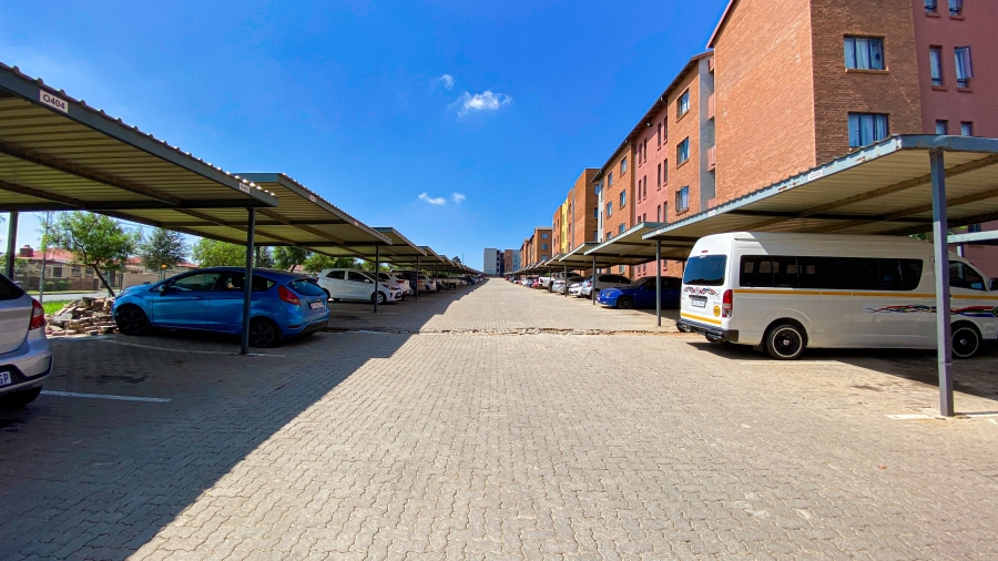 To Let 2 Bedroom Property for Rent in South Hills Gauteng