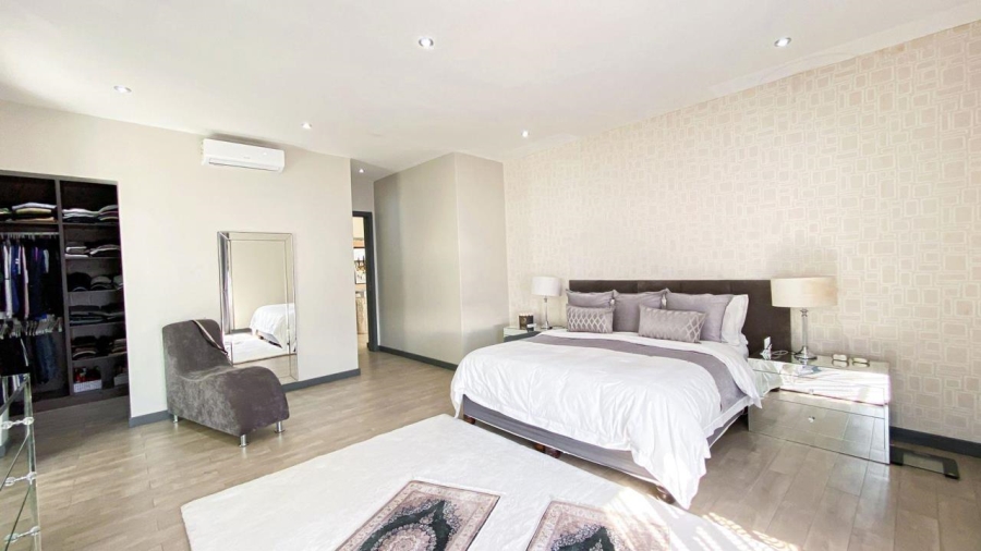 6 Bedroom Property for Sale in Copperleaf Estate Gauteng