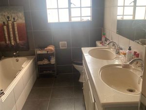 3 Bedroom Property for Sale in Marais Steyn Park Gauteng