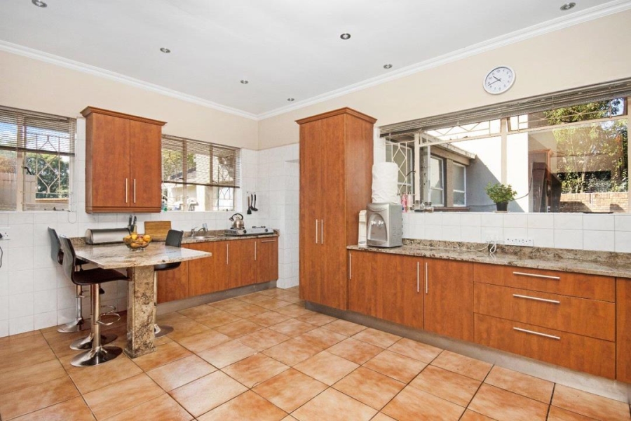 7 Bedroom Property for Sale in Oaklands Gauteng