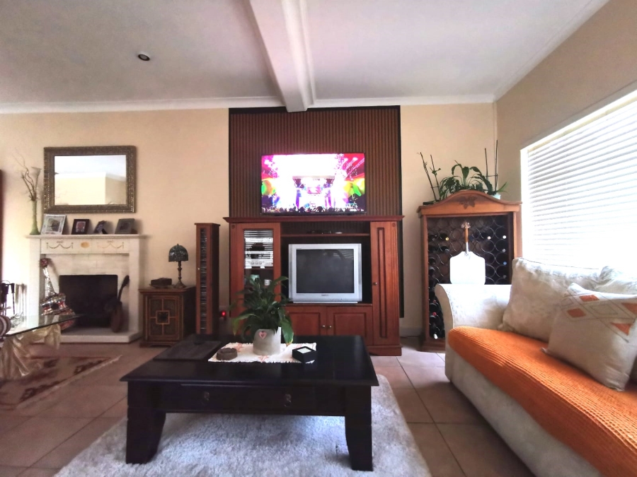 3 Bedroom Property for Sale in Hurlyvale Gauteng