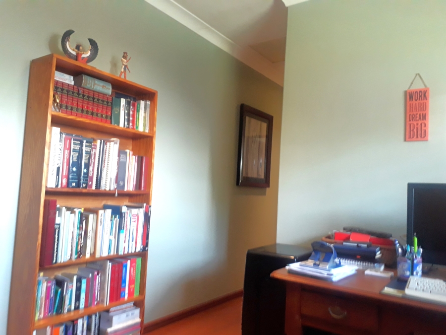 3 Bedroom Property for Sale in Hurlyvale Gauteng