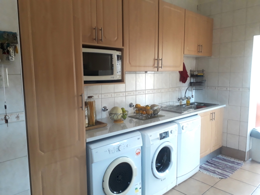 3 Bedroom Property for Sale in Hurlyvale Gauteng