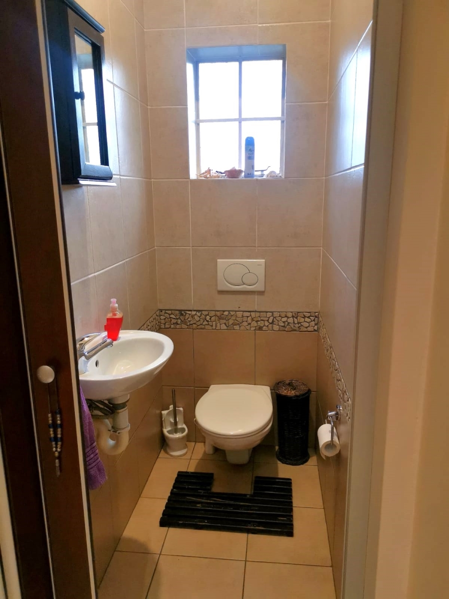 3 Bedroom Property for Sale in Hurlyvale Gauteng