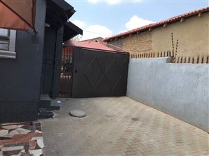 To Let 2 Bedroom Property for Rent in Zakariyya Park Gauteng
