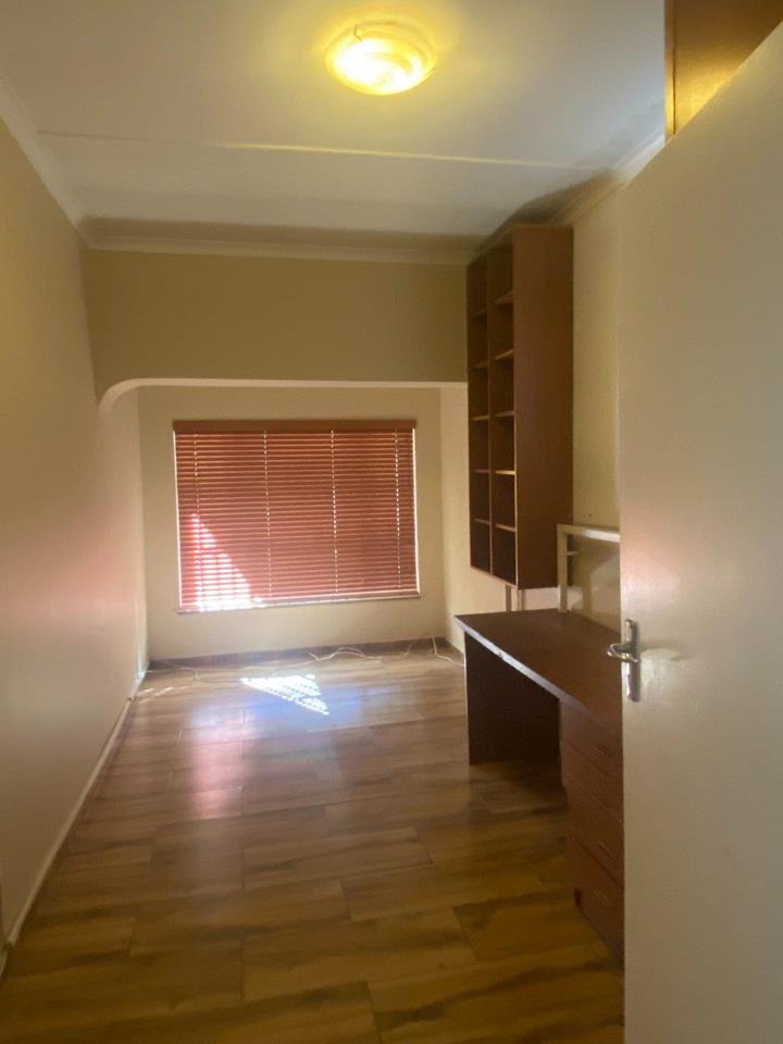 5 Bedroom Property for Sale in Wendywood Gauteng