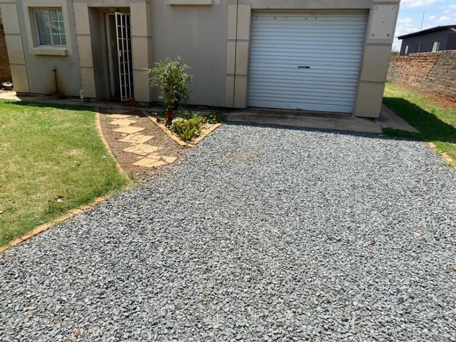 4 Bedroom Property for Sale in Nkwe Estate Gauteng