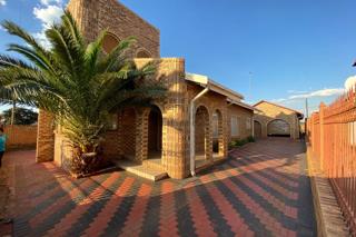 4 Bedroom Property for Sale in Ga-rankuwa Unit 17 Gauteng
