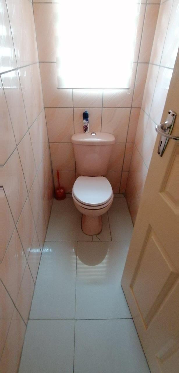 5 Bedroom Property for Sale in The Orchards Gauteng