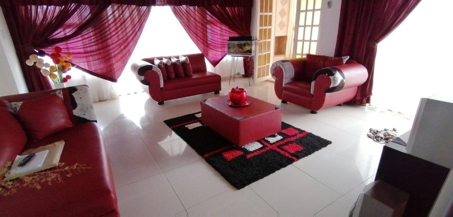 5 Bedroom Property for Sale in The Orchards Gauteng