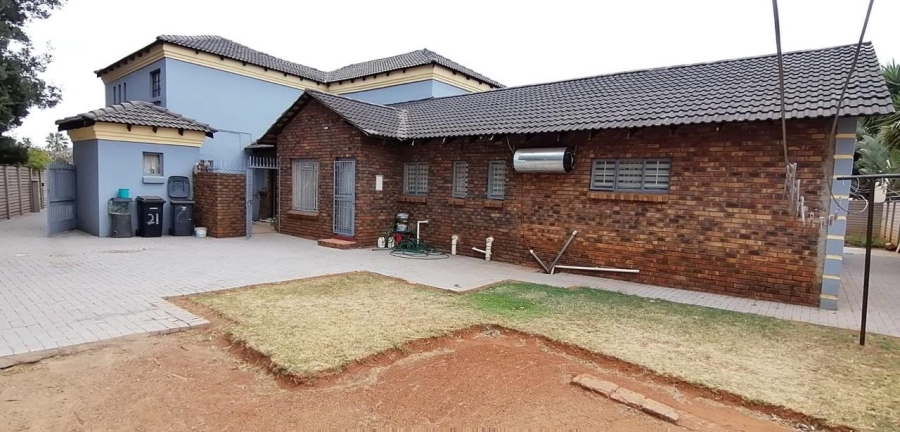 5 Bedroom Property for Sale in The Orchards Gauteng