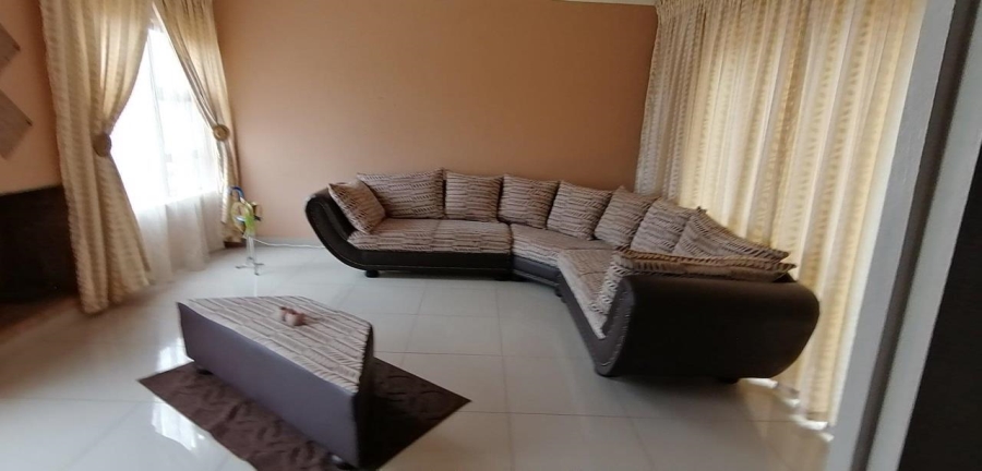 5 Bedroom Property for Sale in The Orchards Gauteng