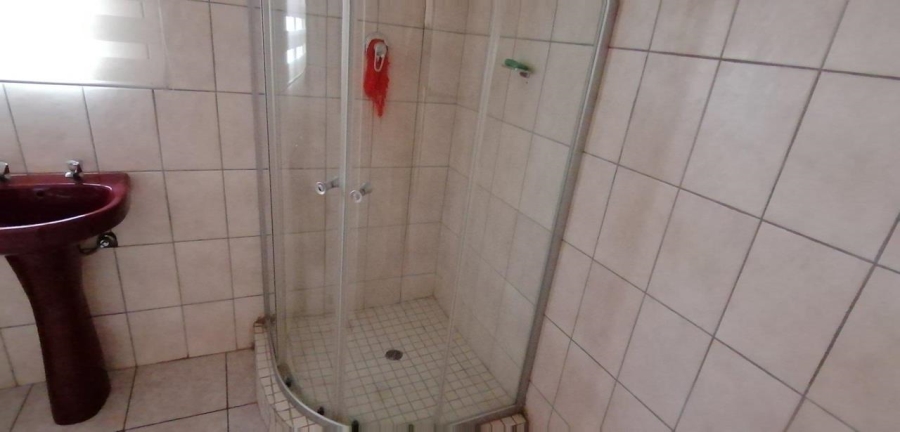 5 Bedroom Property for Sale in The Orchards Gauteng