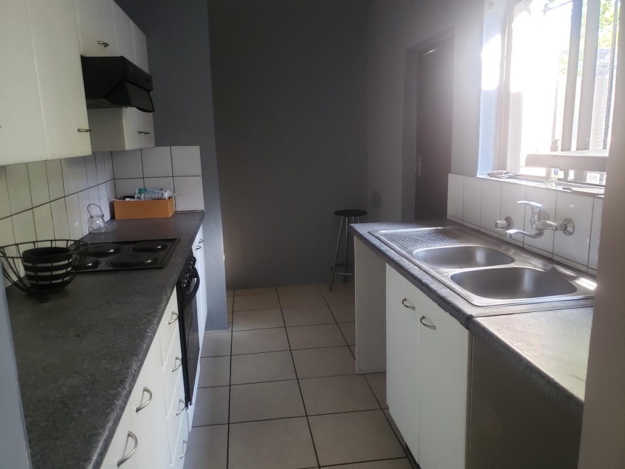 To Let 2 Bedroom Property for Rent in Sandown Estate Gauteng