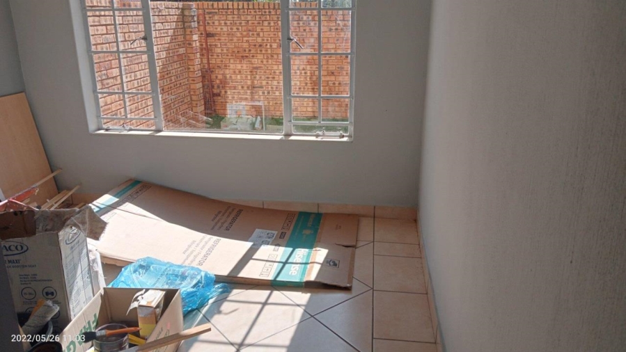 2 Bedroom Property for Sale in Tileba Gauteng
