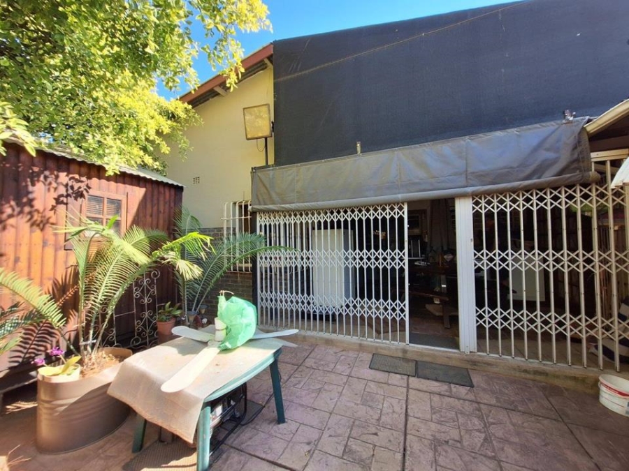 7 Bedroom Property for Sale in Annlin Gauteng