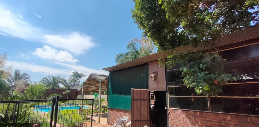 7 Bedroom Property for Sale in Annlin Gauteng