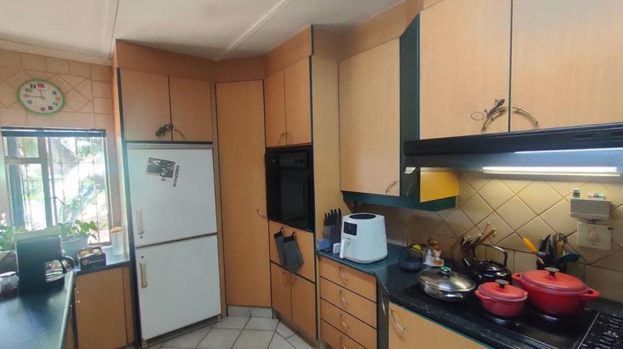 7 Bedroom Property for Sale in Annlin Gauteng