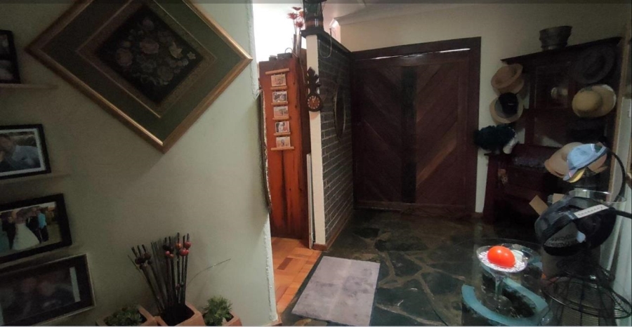 7 Bedroom Property for Sale in Annlin Gauteng