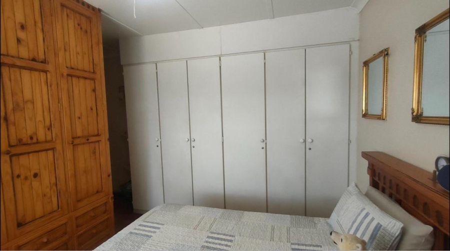 7 Bedroom Property for Sale in Annlin Gauteng