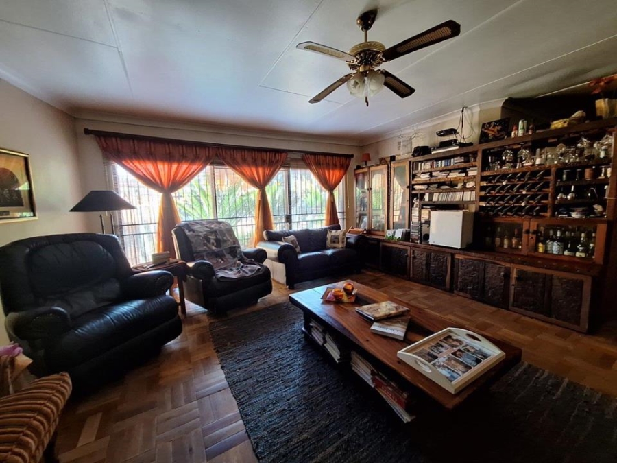 7 Bedroom Property for Sale in Annlin Gauteng