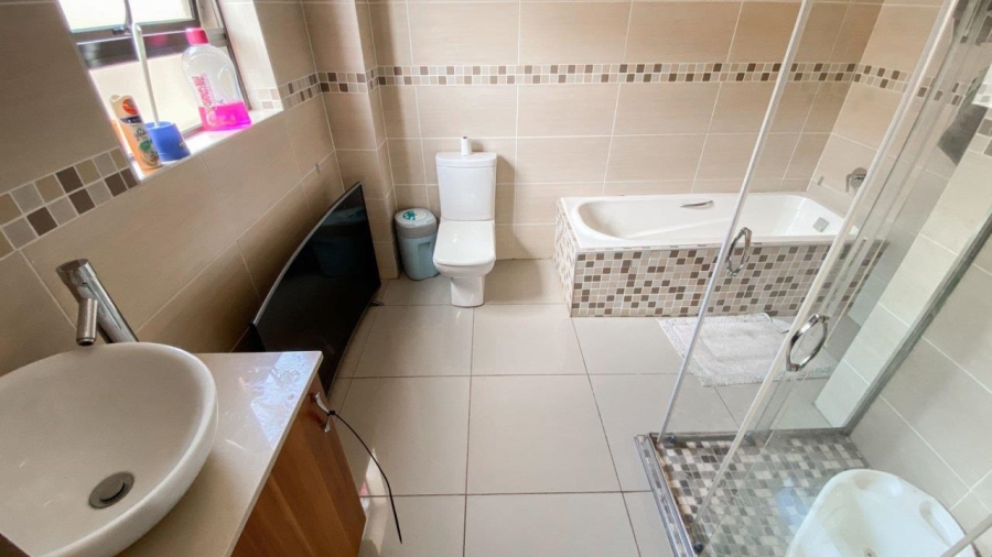 4 Bedroom Property for Sale in The Orchards Gauteng