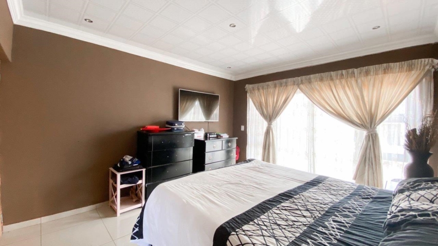 4 Bedroom Property for Sale in The Orchards Gauteng