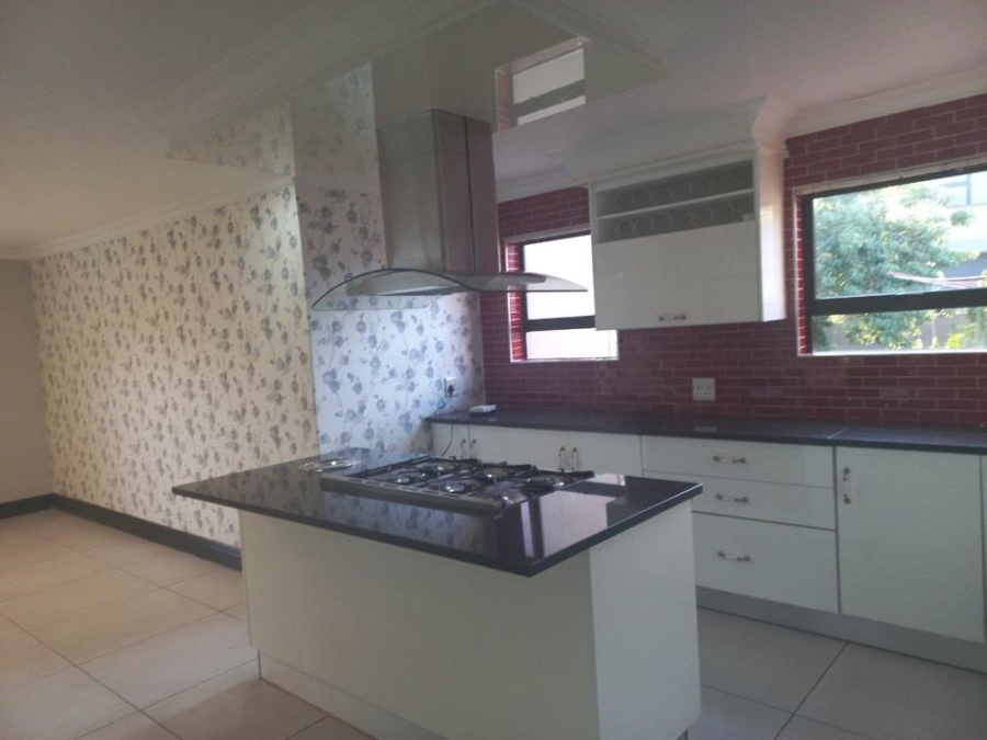 5 Bedroom Property for Sale in The Ridge Gauteng