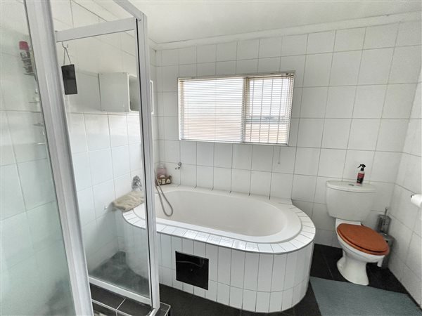 3 Bedroom Property for Sale in New Market Gauteng