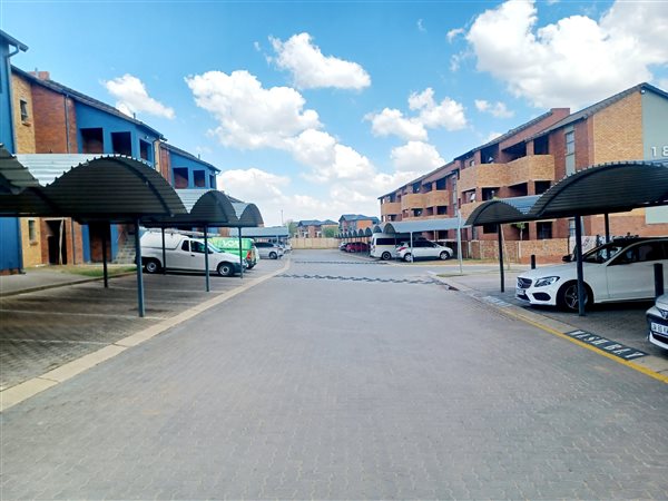 2 Bedroom Property for Sale in Alveda Park Gauteng