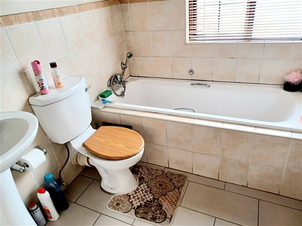 3 Bedroom Property for Sale in Southdowns Gauteng