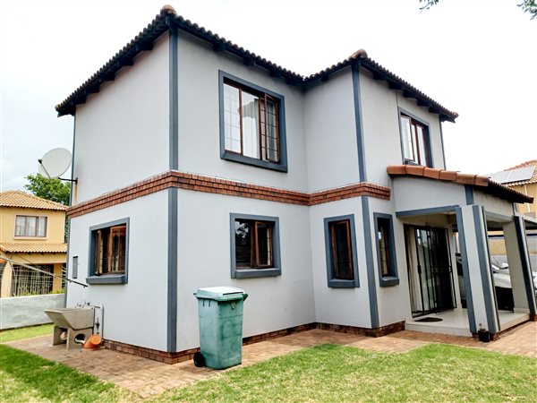 3 Bedroom Property for Sale in Southdowns Gauteng