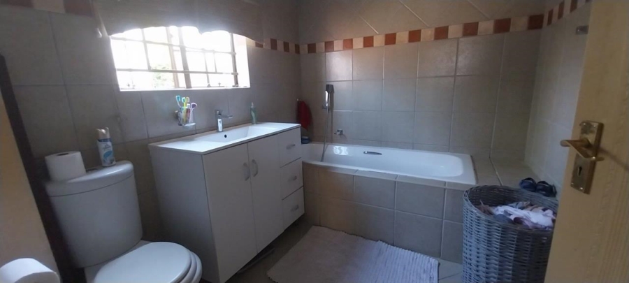 4 Bedroom Property for Sale in Hesteapark Gauteng