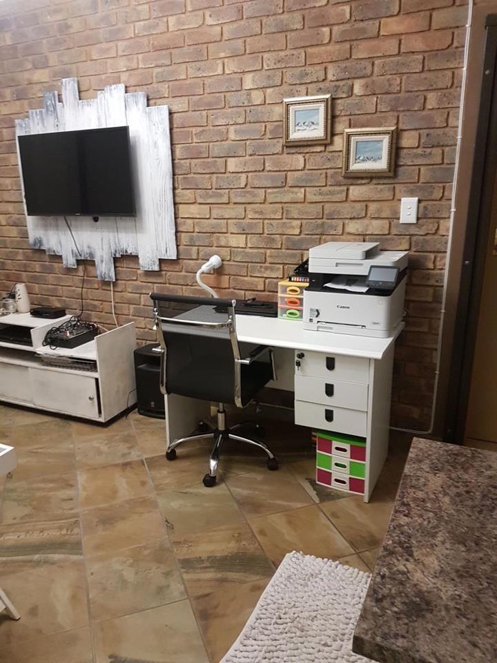 4 Bedroom Property for Sale in Hesteapark Gauteng