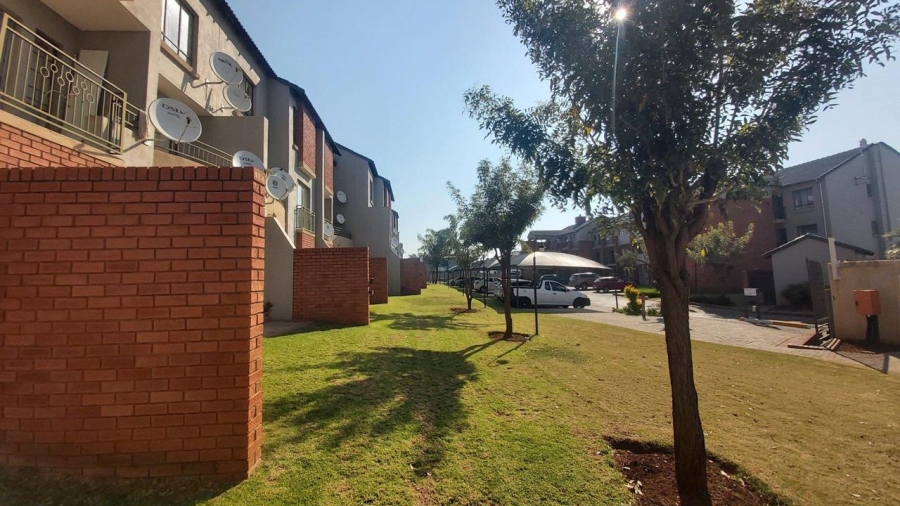 2 Bedroom Property for Sale in The Orchards Gauteng