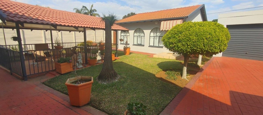 3 Bedroom Property for Sale in Dorandia Gauteng