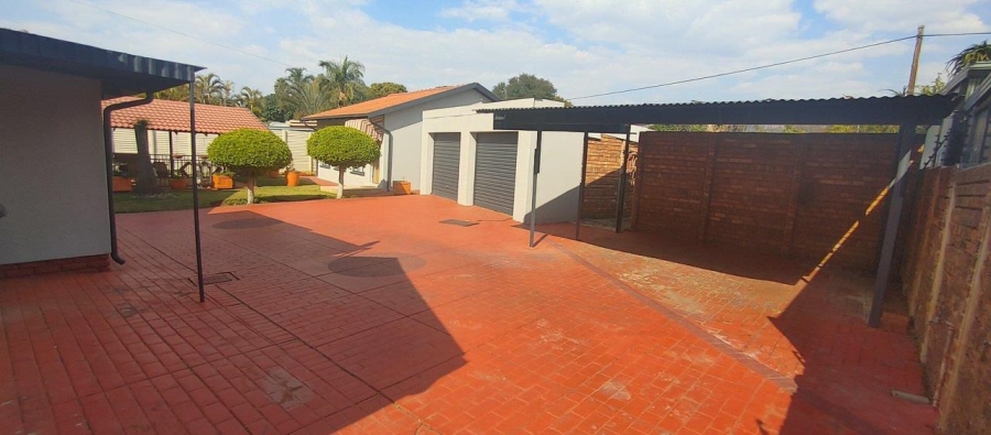 3 Bedroom Property for Sale in Dorandia Gauteng