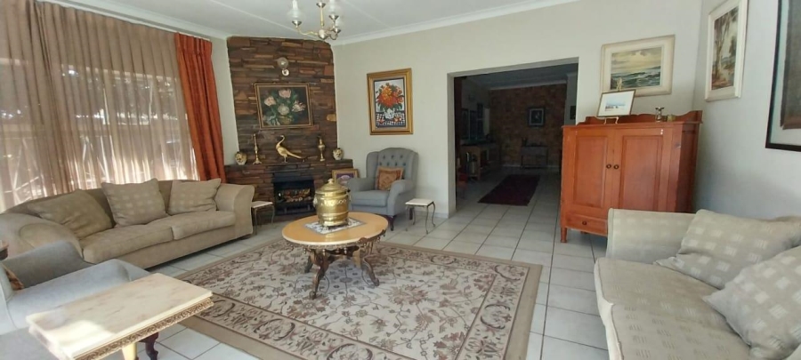 5 Bedroom Property for Sale in Annlin Gauteng