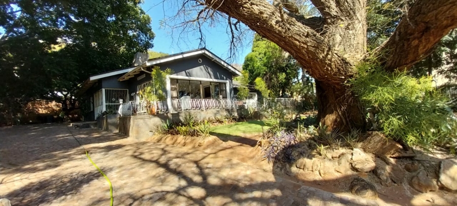 5 Bedroom Property for Sale in Annlin Gauteng